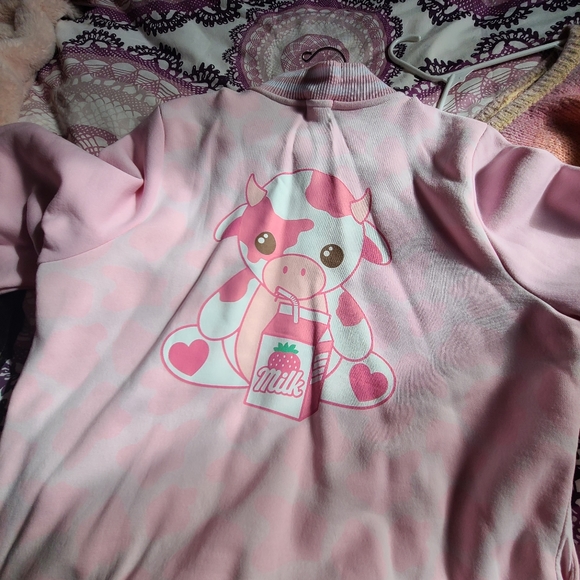 Strawberry Cow Jacket - Picture 3 of 5